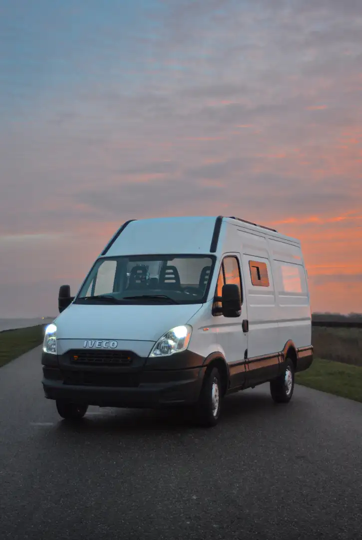 Iveco Daily 35 S 15 V Cool Beige - 2