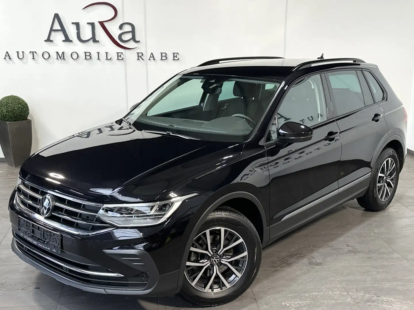 Volkswagen Tiguan 2.0 TDI DSG Life NAV+LED+CARPLAY+KAM+ACC Schwarz - 1
