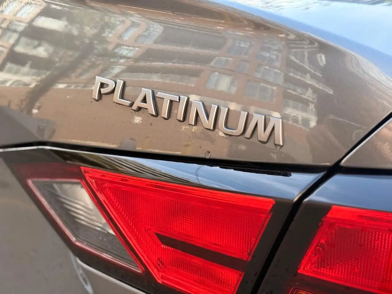 Nissan Altima снимка Nissan Altima