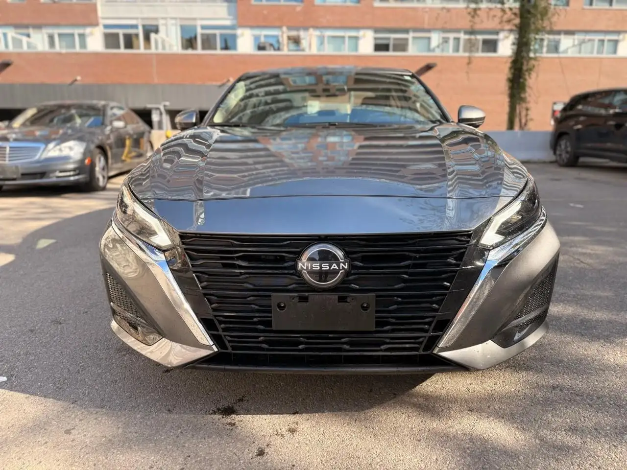 Nissan Altima снимка Nissan Altima