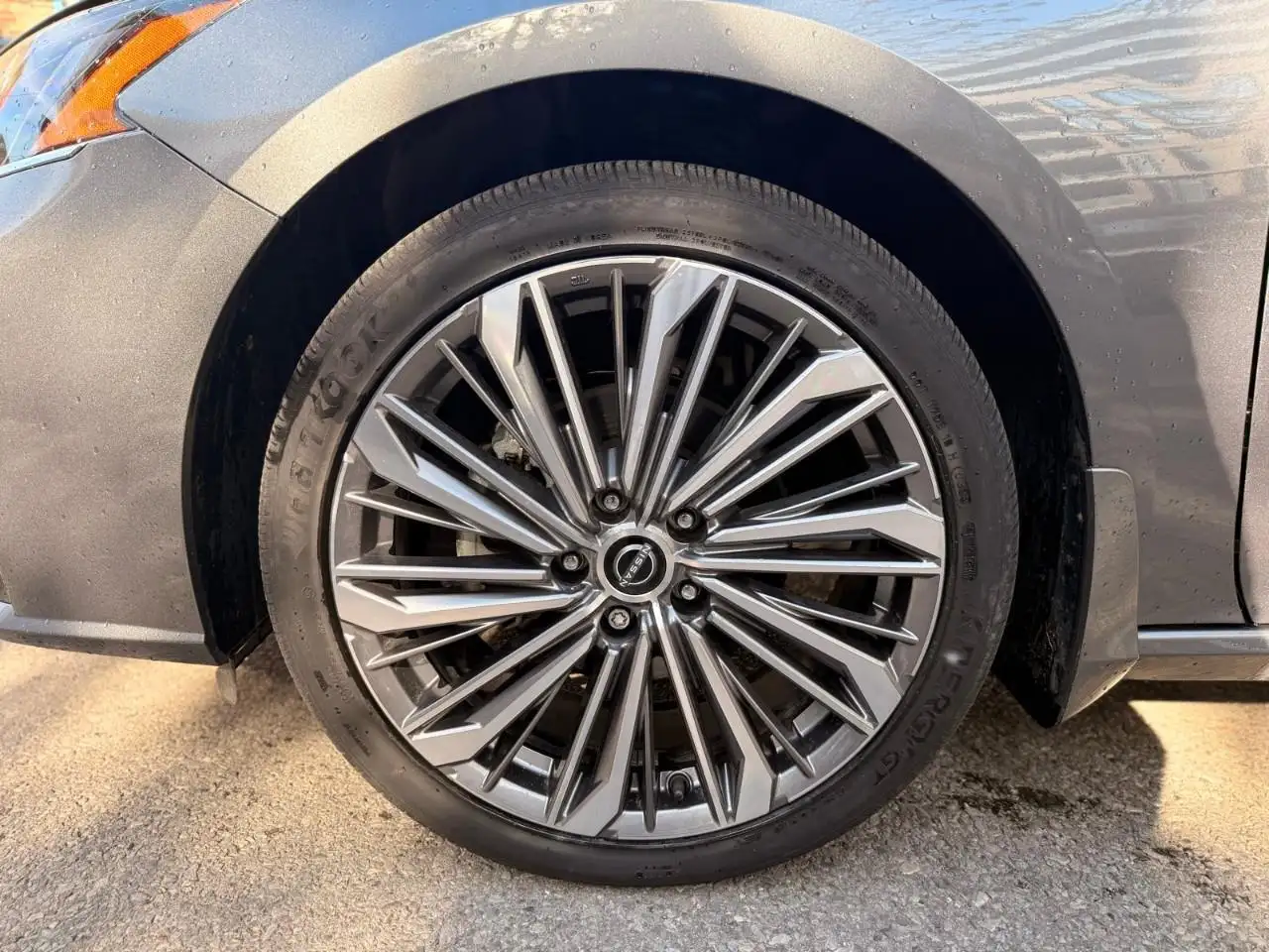 Nissan Altima снимка Nissan Altima