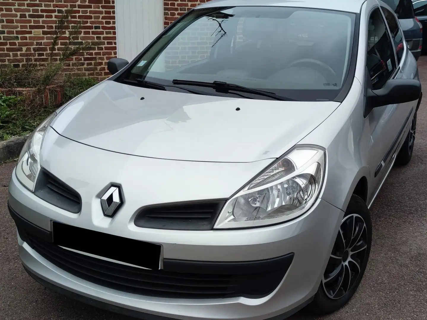 Renault Clio Clio 1.2 16V 75 Authentique Gris - 1