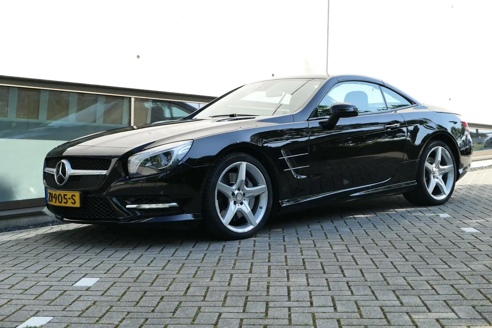 Mercedes-Benz SL 500 AMG V8 Navi Panodak Airscarf B&O Massage Topscondi Černá - 2