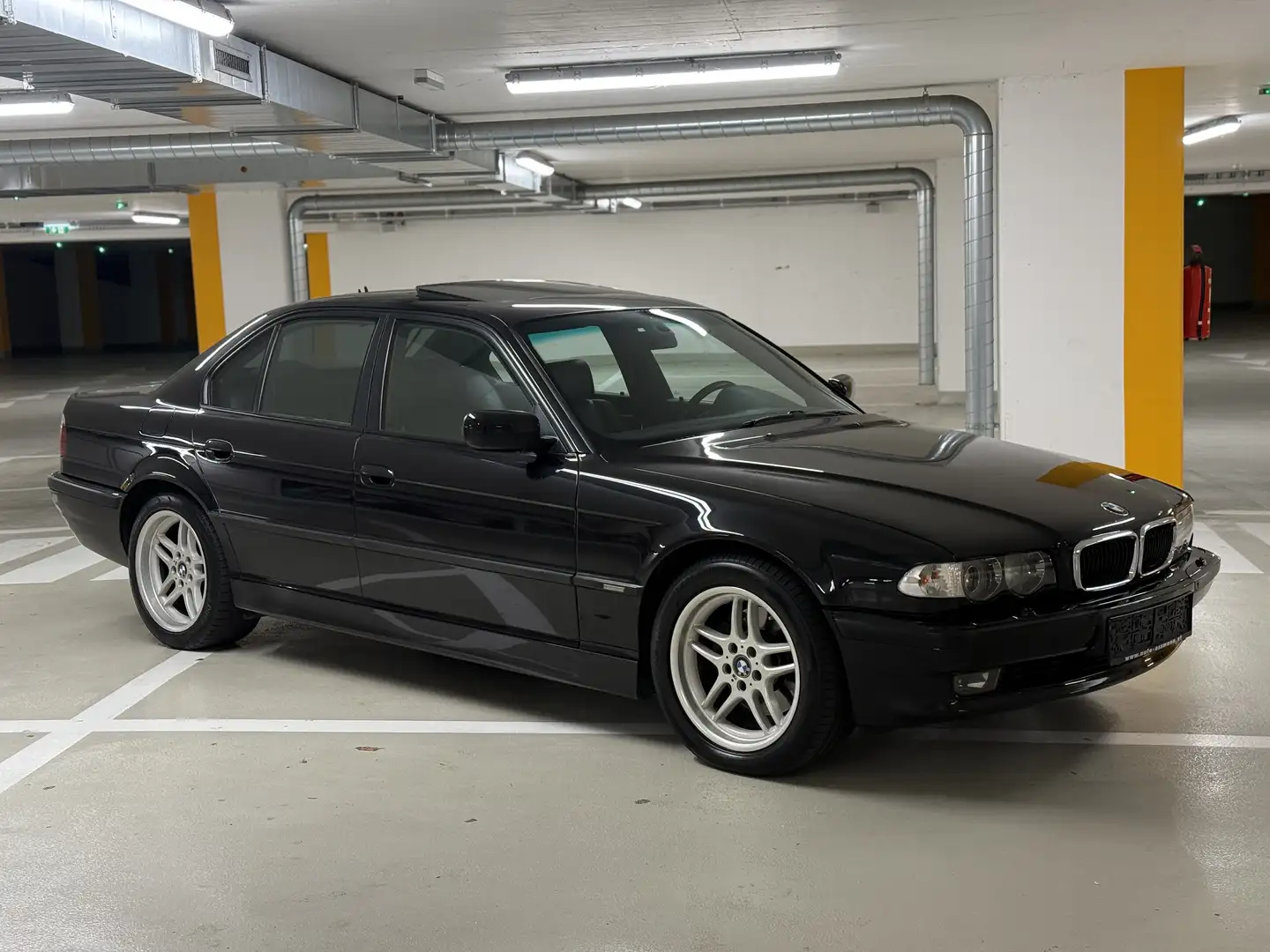 BMW 740 Diesel V8 M-PAKET Facelift Vollausstattung Schwarz - 1