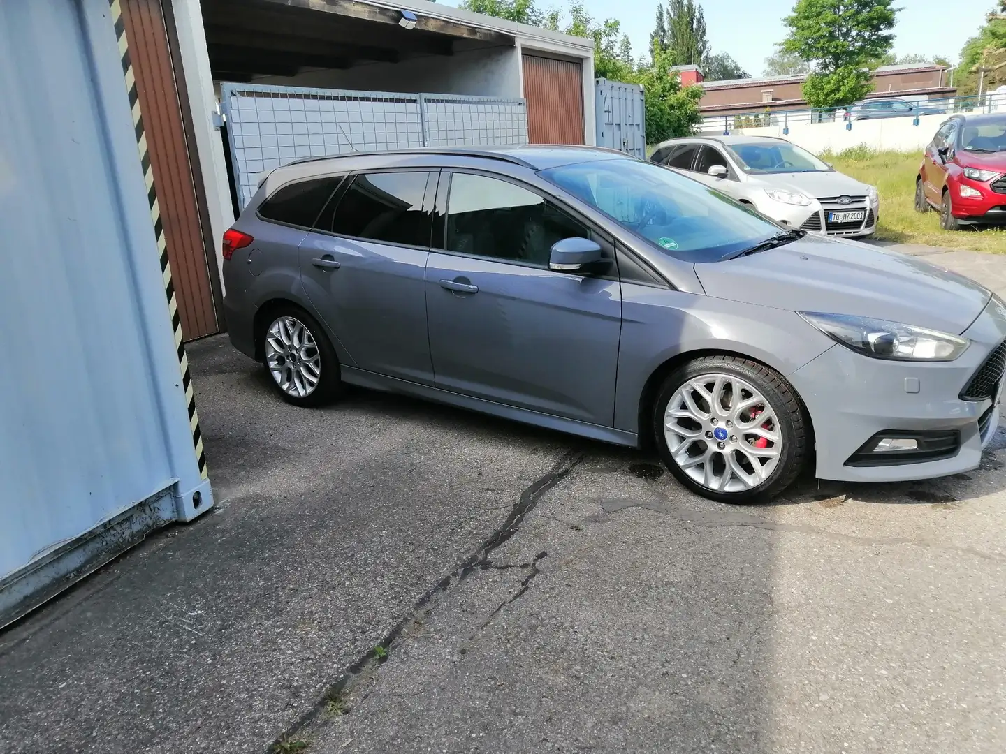 Ford Focus Turnier 2.0 TDCi Aut. ST mit Leder-Sport-Paket - 1