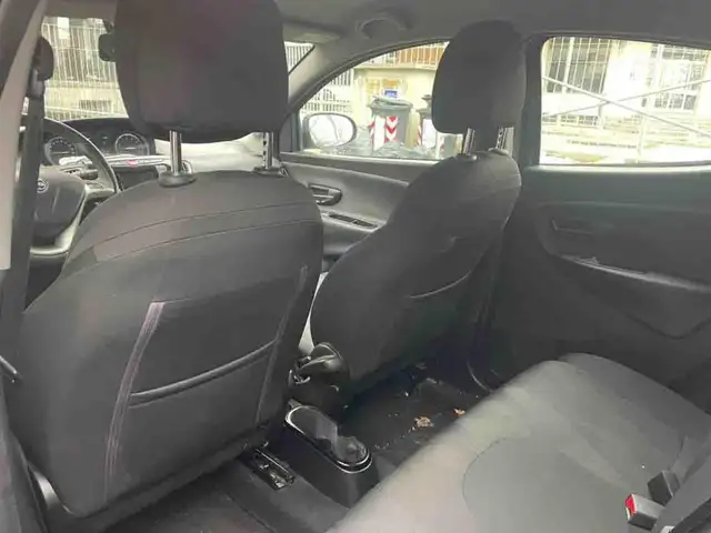 Lancia Ypsilon view 11