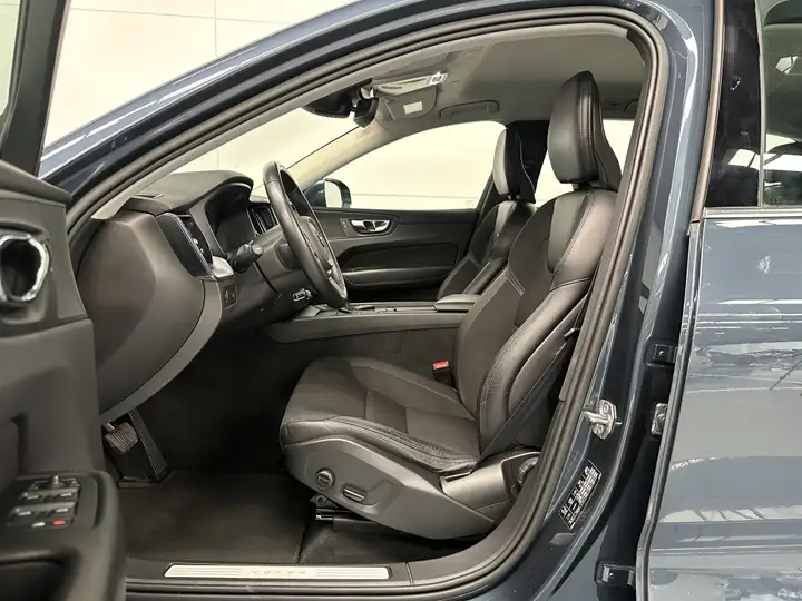 Volvo XC60 D4 Momentum 6V 2019, foto 6