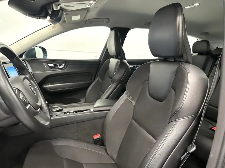 Volvo XC60 D4 Momentum 6V 2019, foto 18