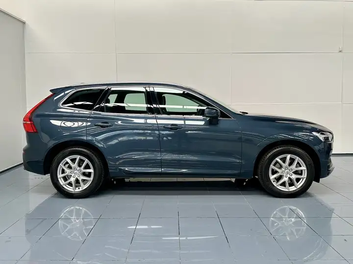 Volvo XC60 D4 Momentum 6V 2019, foto 26