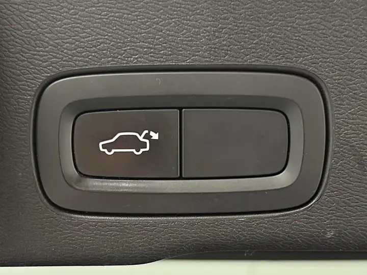 Volvo XC60 D4 Momentum 6V 2019, foto 16