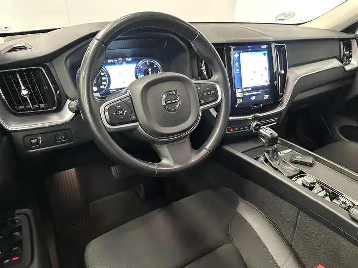 Volvo XC60 D4 Momentum 6V 2019, foto 20