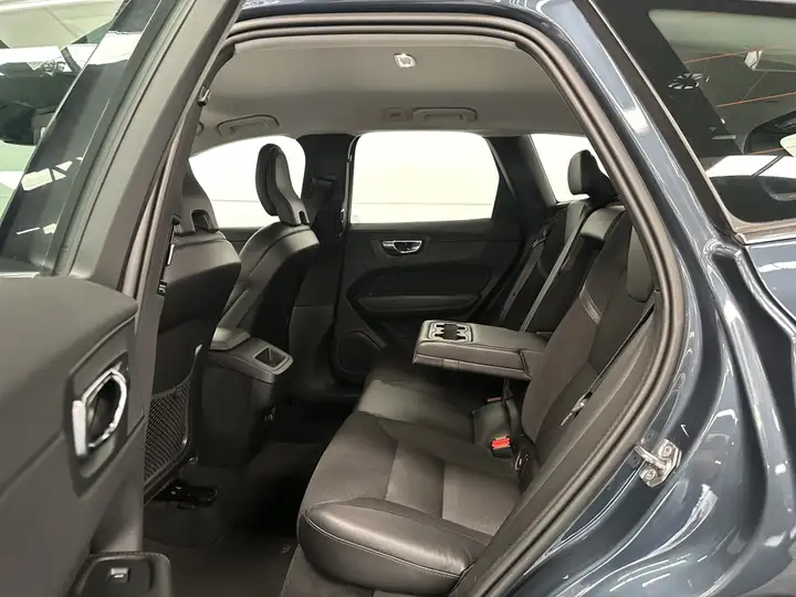 Volvo XC60 D4 Momentum 6V 2019, foto 23
