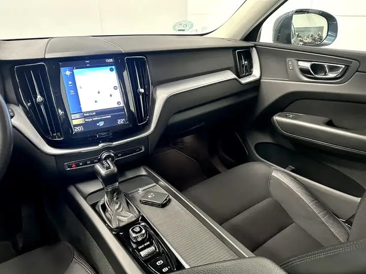 Volvo XC60 D4 Momentum 6V 2019, foto 13