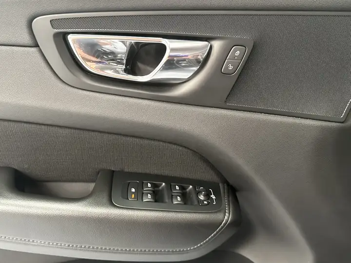 Volvo XC60 D4 Momentum 6V 2019, foto 19