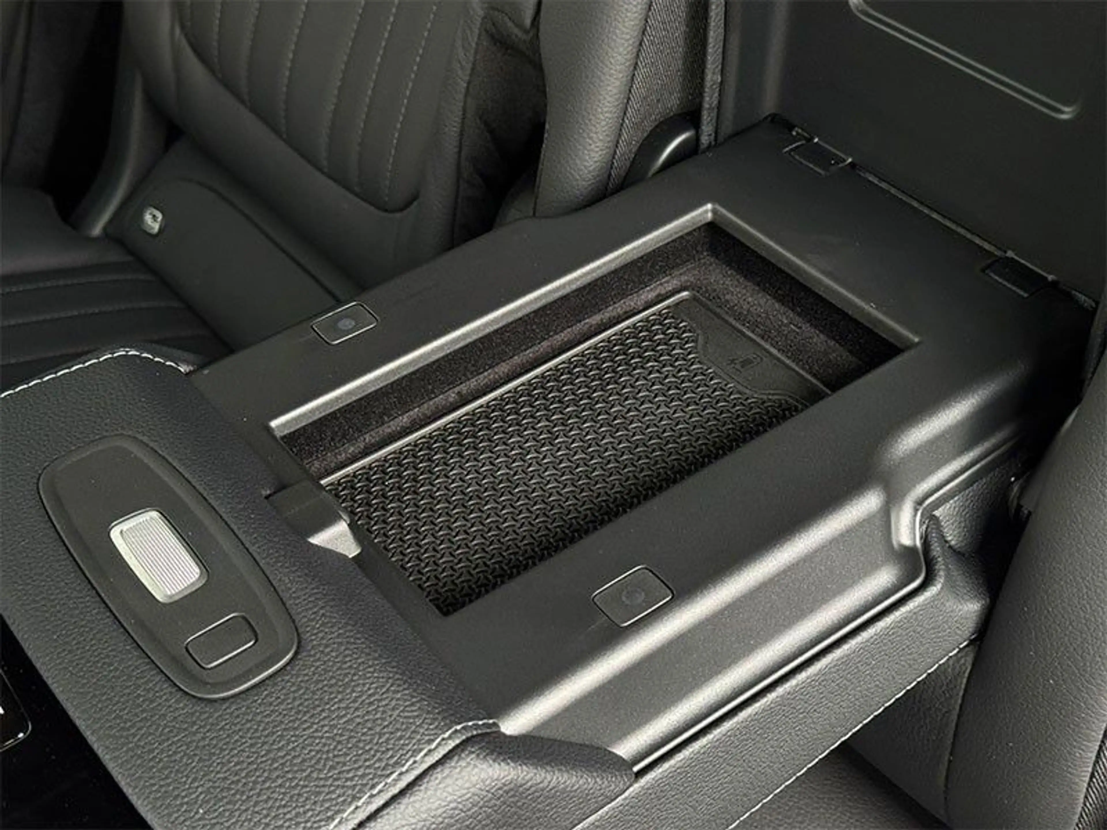 Mercedes-Benz EQS SUV EQS 450 4Matic — photo 47