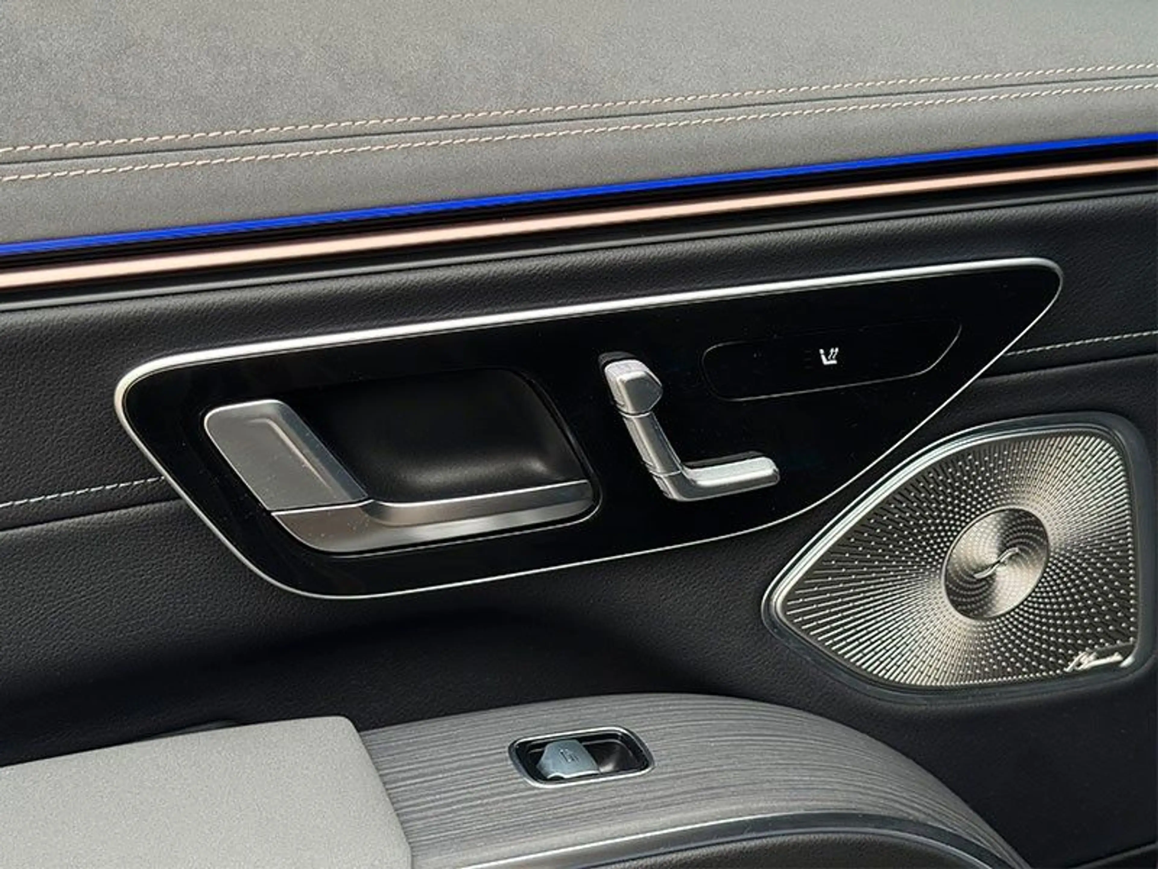 Mercedes-Benz EQS SUV EQS 450 4Matic — photo 36