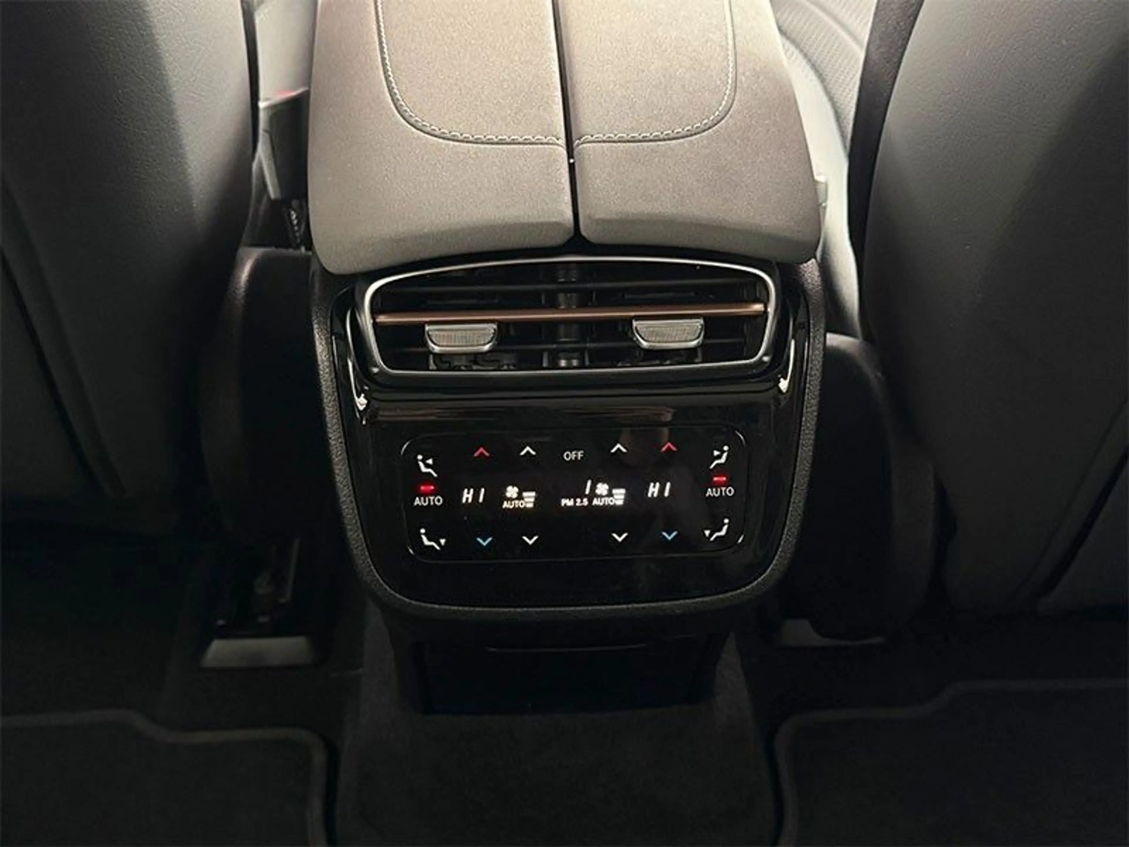 Mercedes-Benz EQS SUV EQS 450 4Matic — photo 45