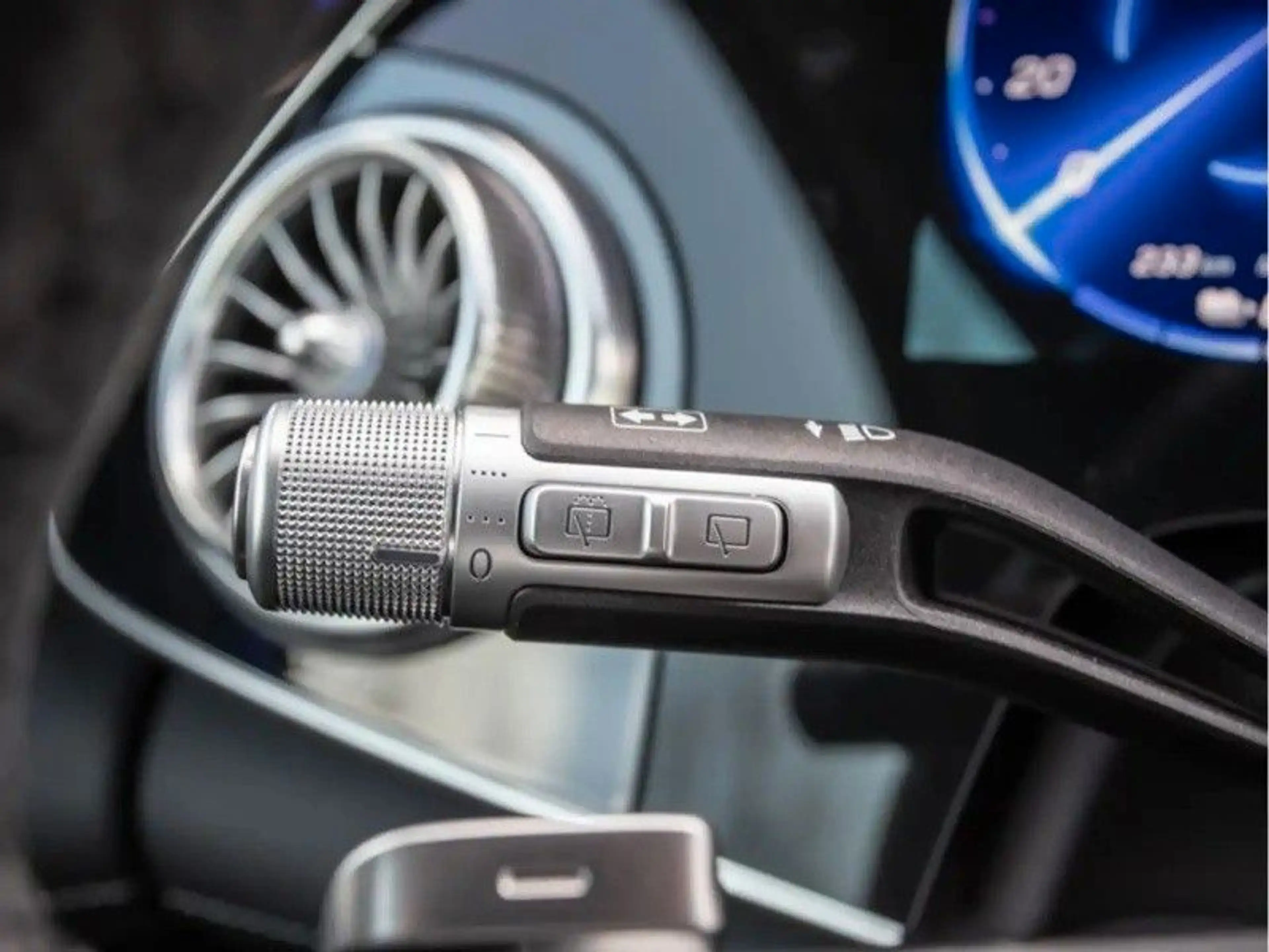 Mercedes-Benz EQS SUV EQS 450 4Matic — photo 17
