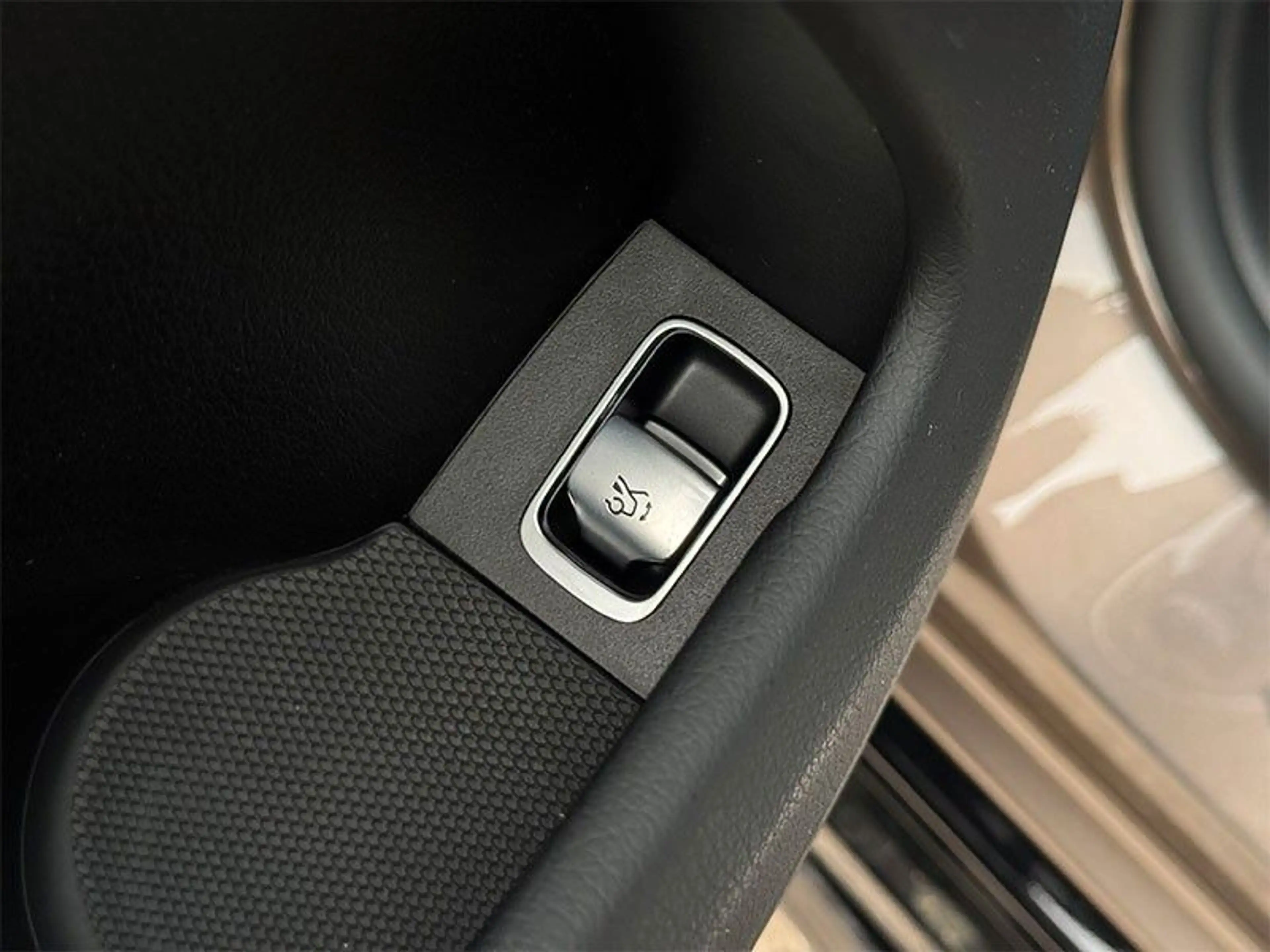 Mercedes-Benz EQS SUV EQS 450 4Matic — photo 41