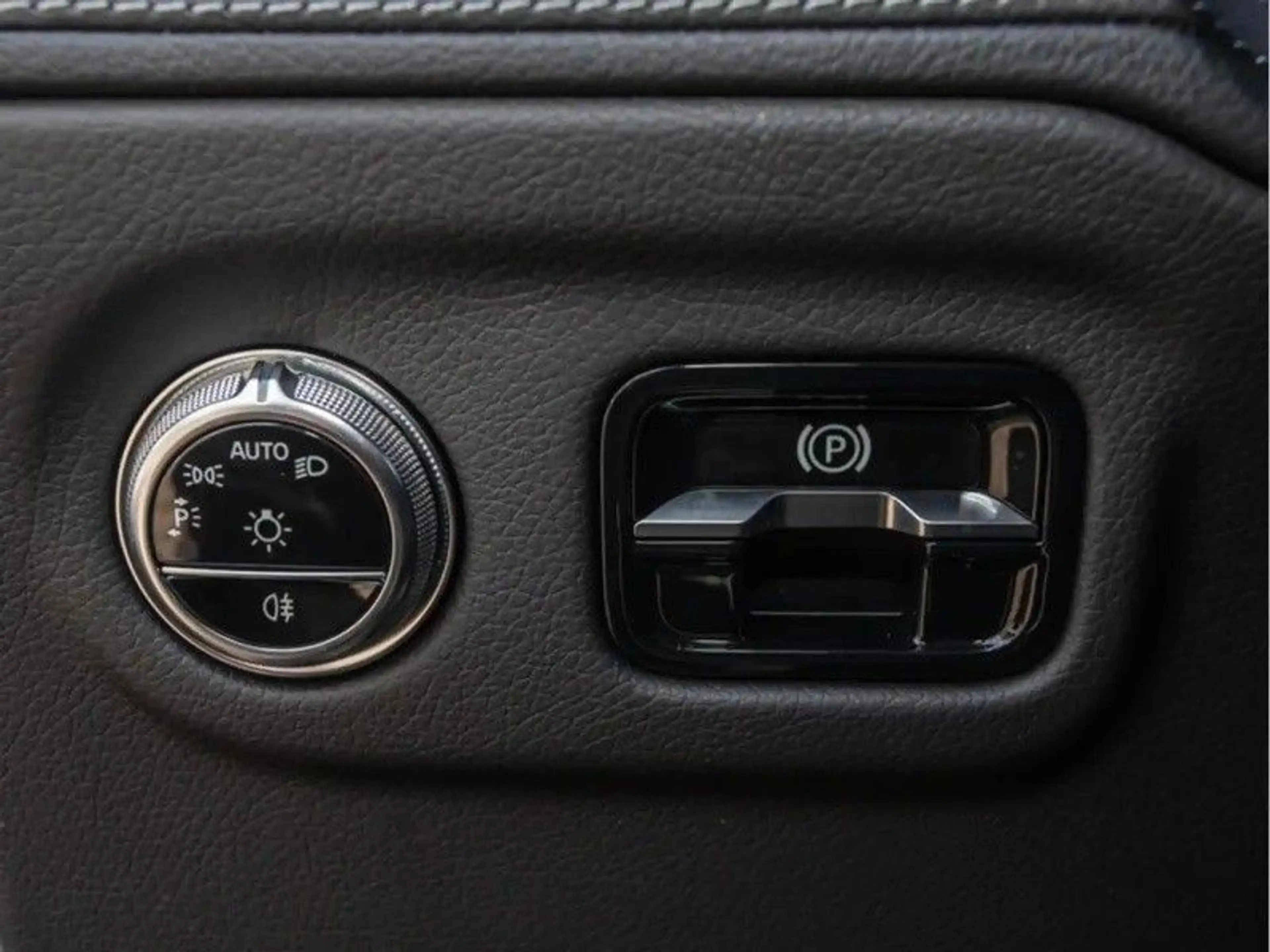 Mercedes-Benz EQS SUV EQS 450 4Matic — photo 34