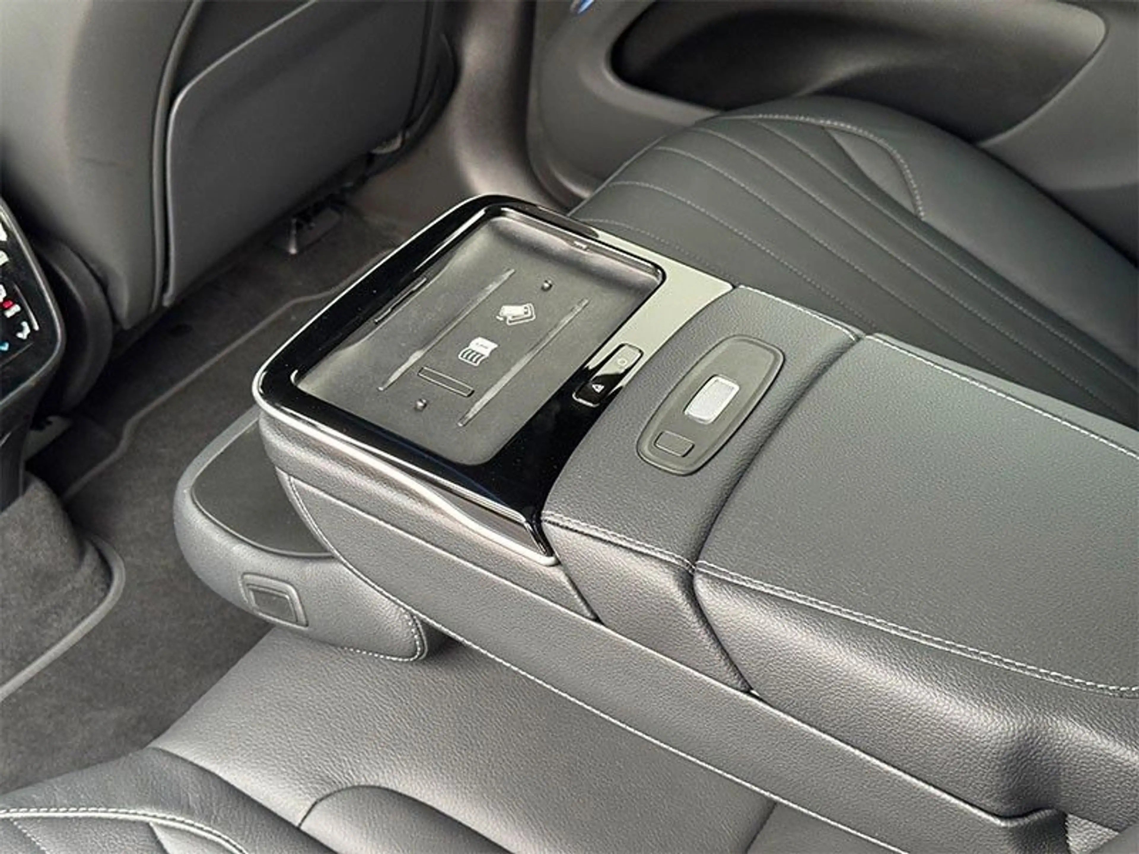 Mercedes-Benz EQS SUV EQS 450 4Matic — photo 46
