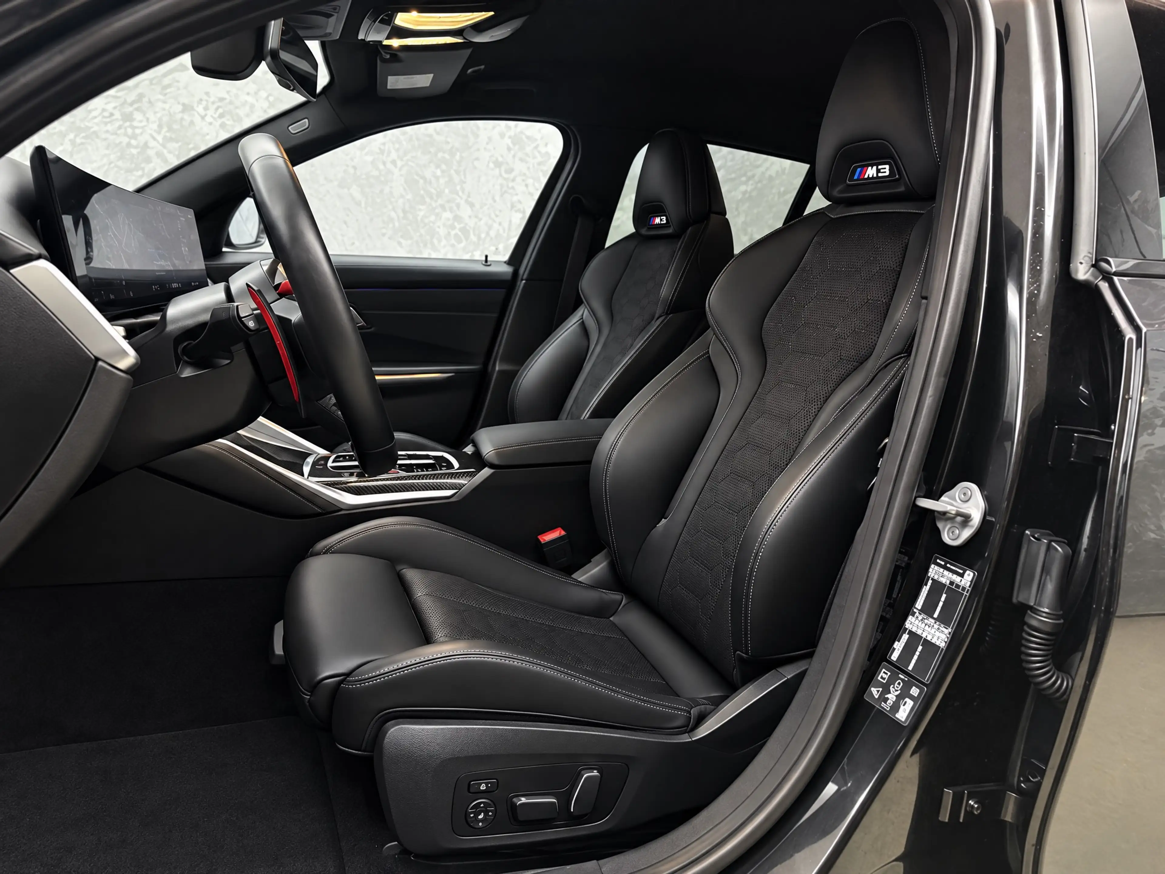 BMW M3 xDrive Competition M Touring — photo 7