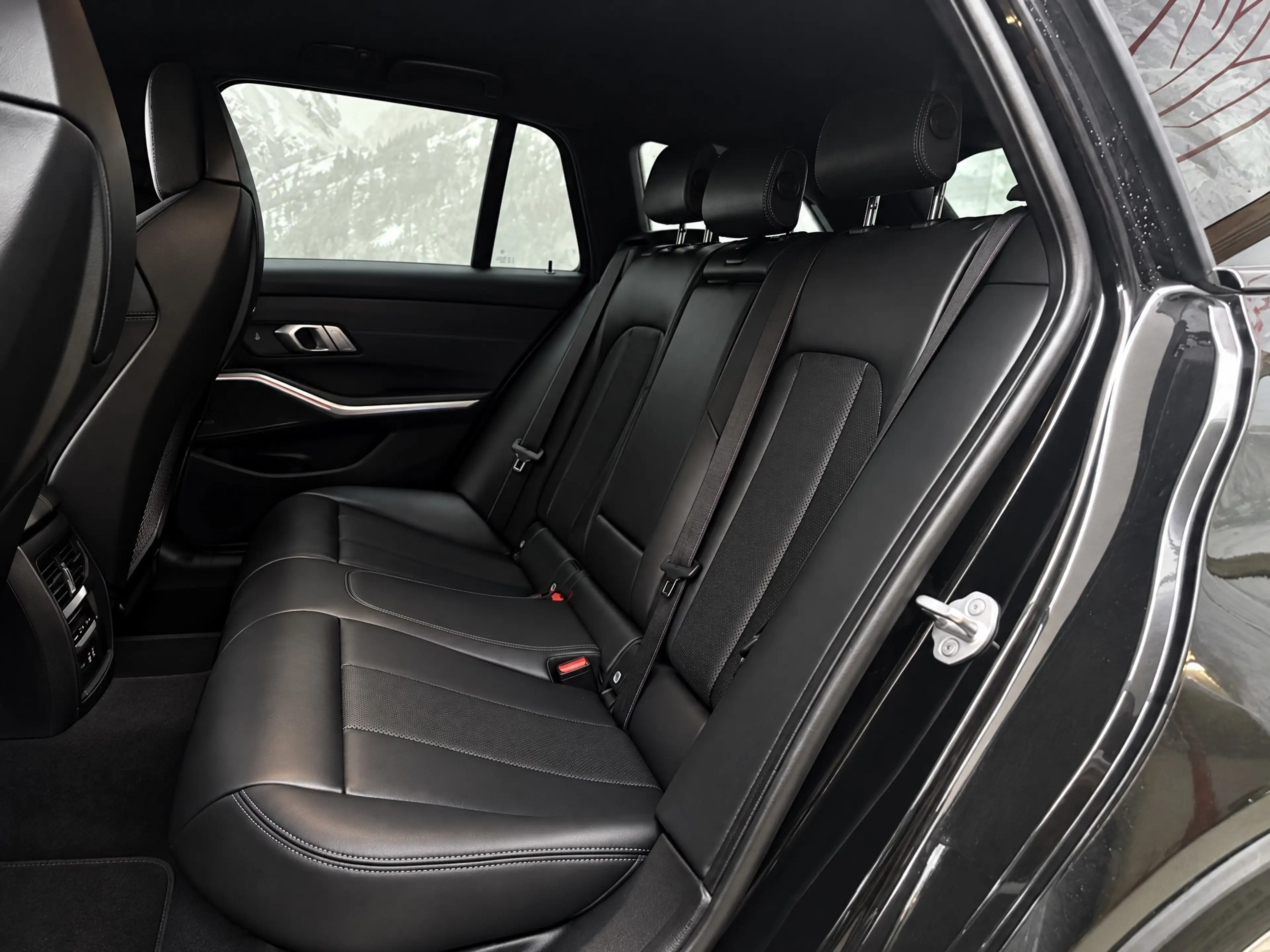 BMW M3 xDrive Competition M Touring — photo 8