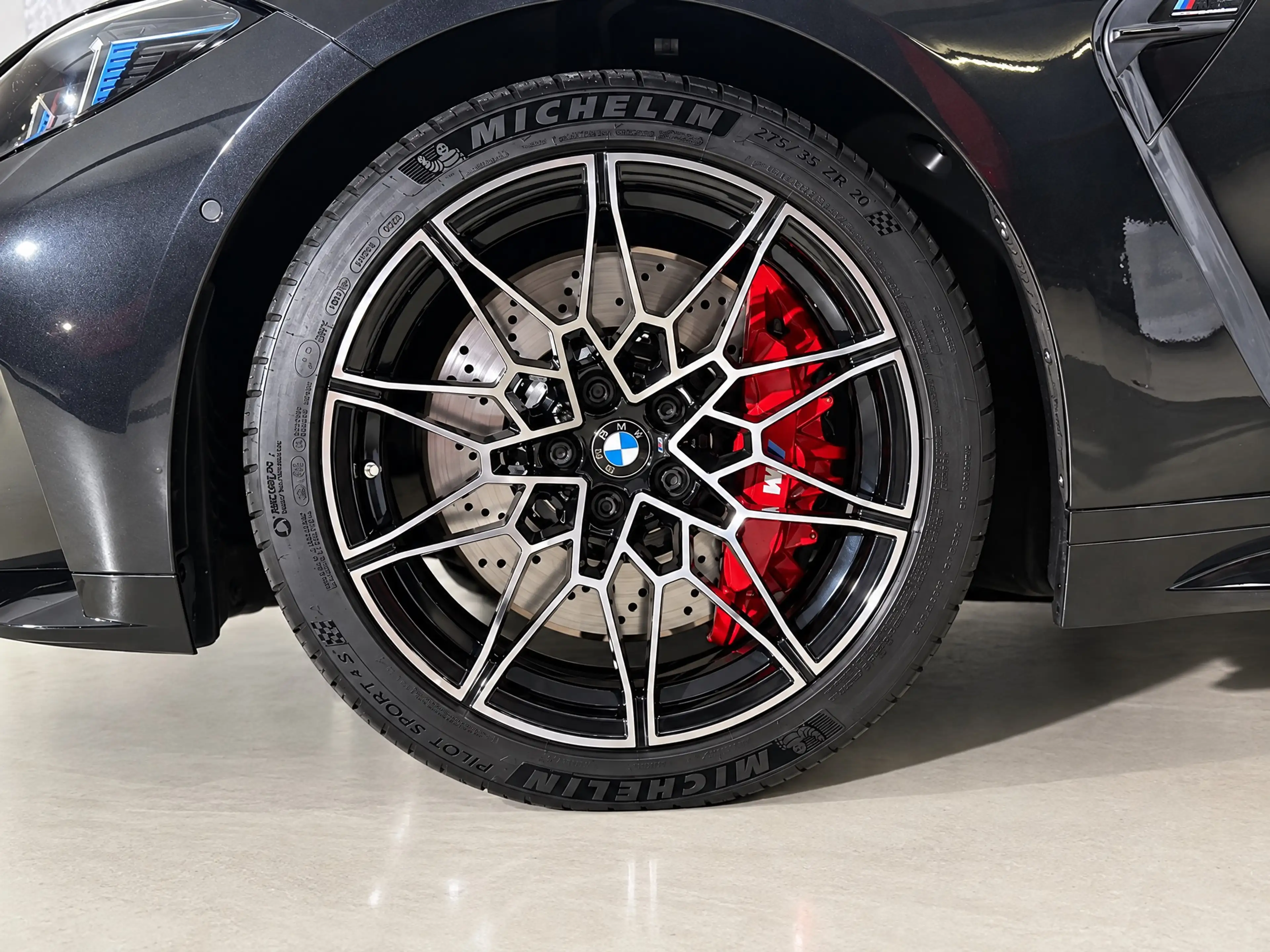 BMW M3 xDrive Competition M Touring — photo 6