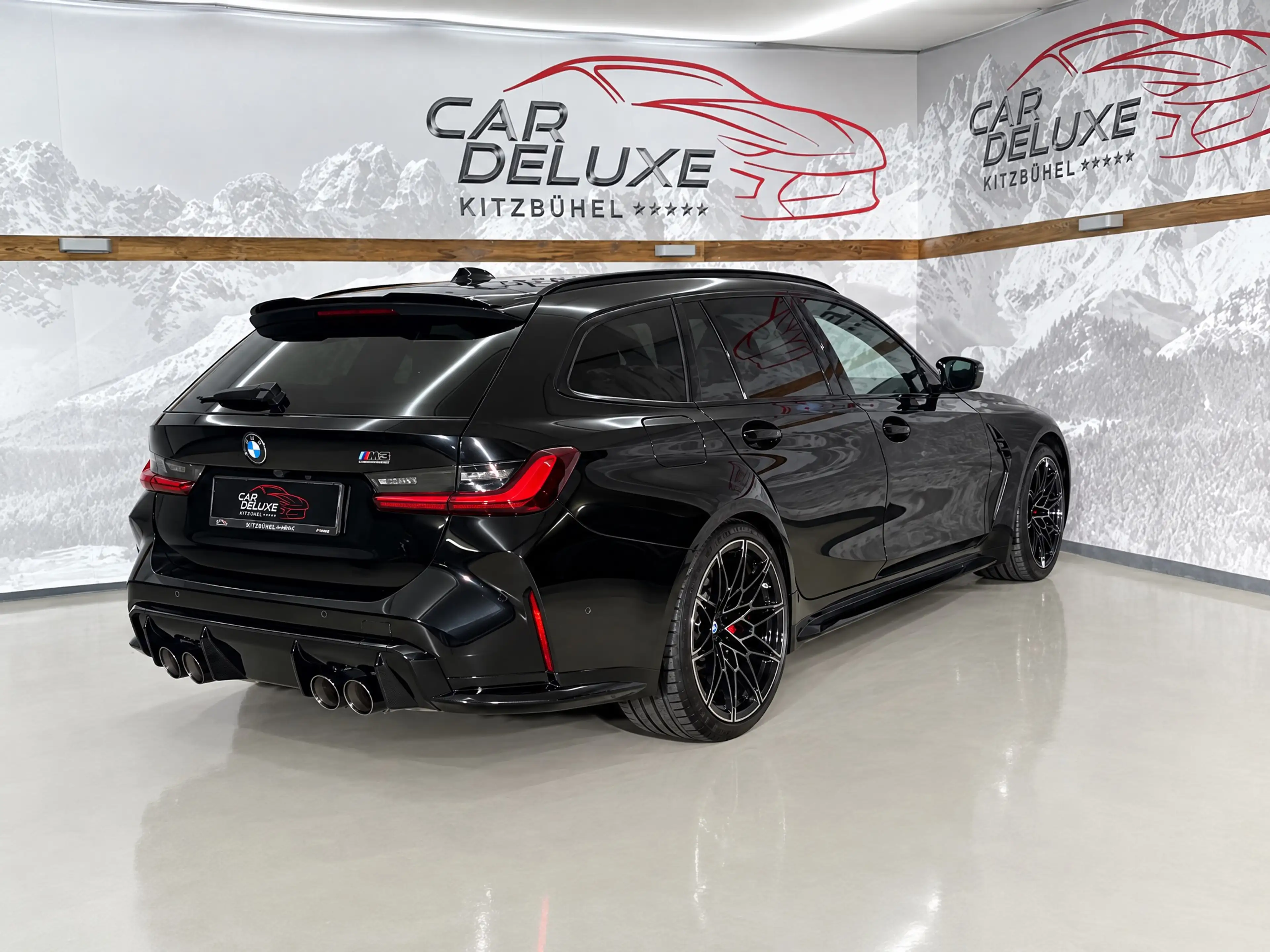 BMW M3 xDrive Competition M Touring — photo 2