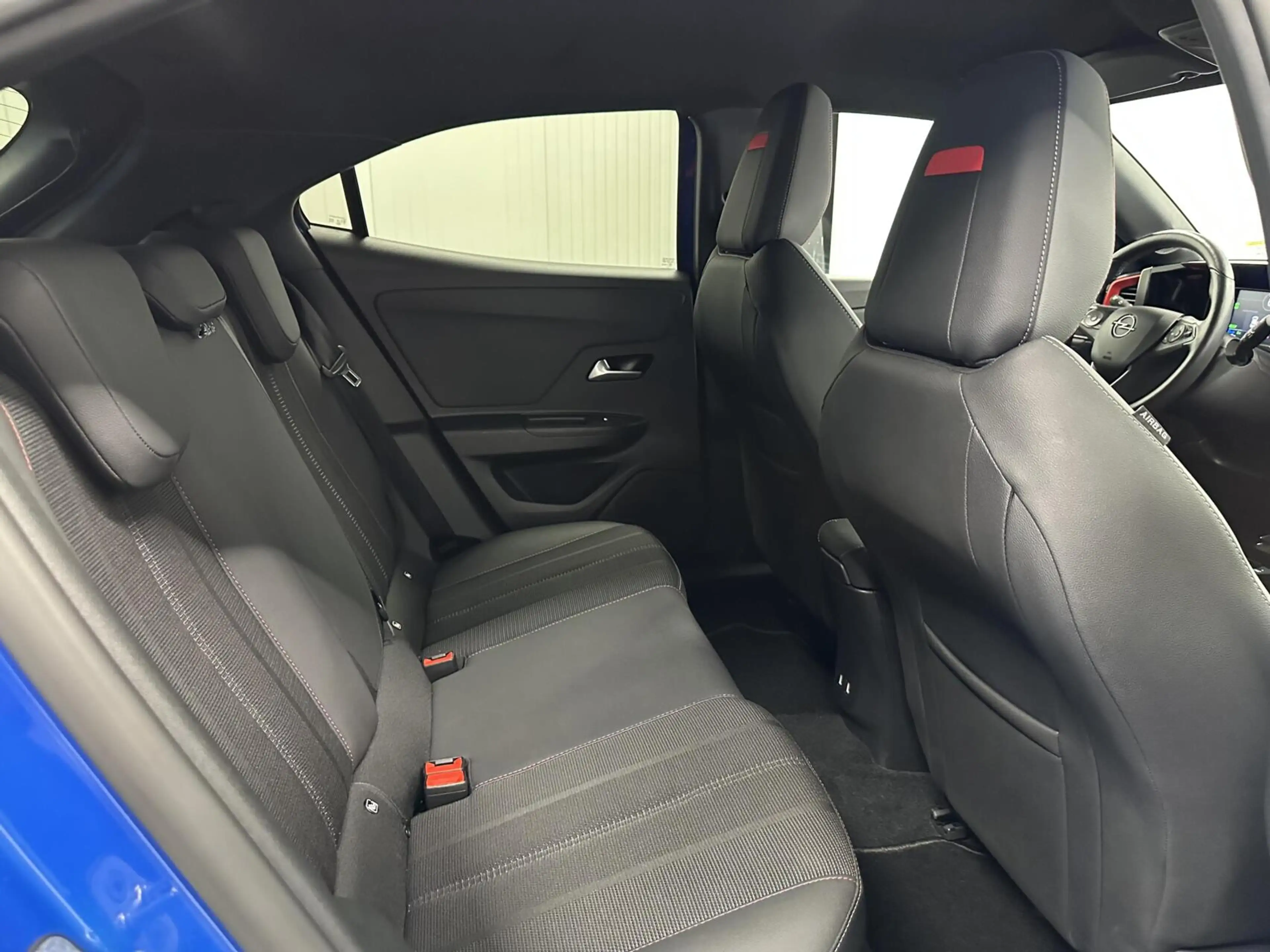 Opel Mokka-E Electric GS Line 50 kWh 11kw bl. CARPLAY CAMERA NA — photo 12