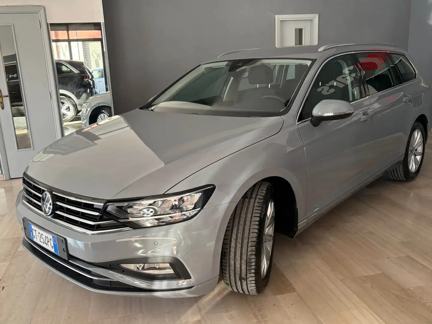 Volkswagen Passat 2.0 tdi scr evo Business 150cv dsg Grigio - 2