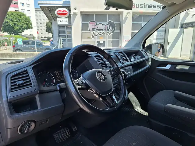 Volkswagen T6 view 14