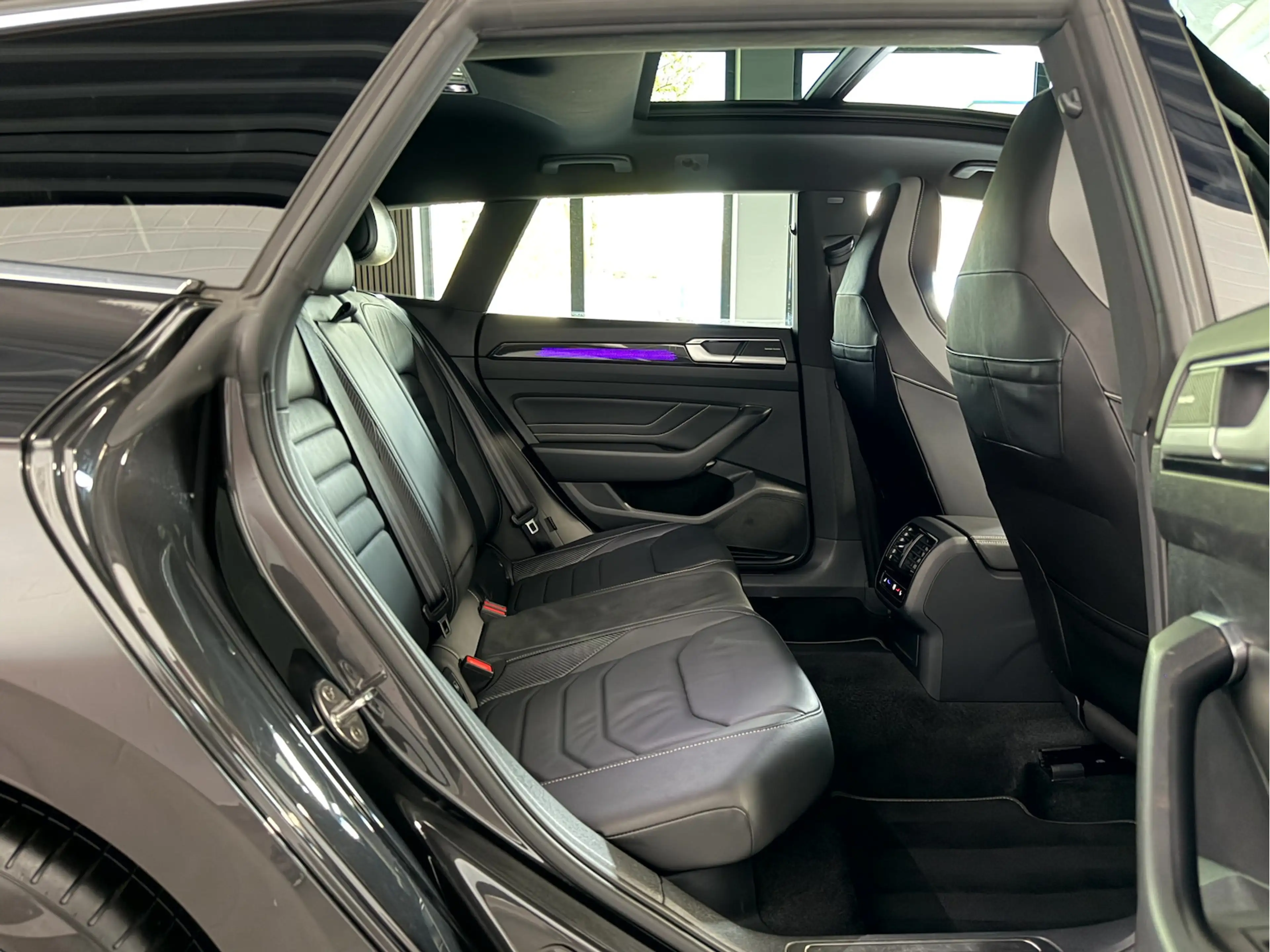 Volkswagen Arteon Shooting Brake 2.0TSI R Line*Pano*H&K*AHK* — photo 8