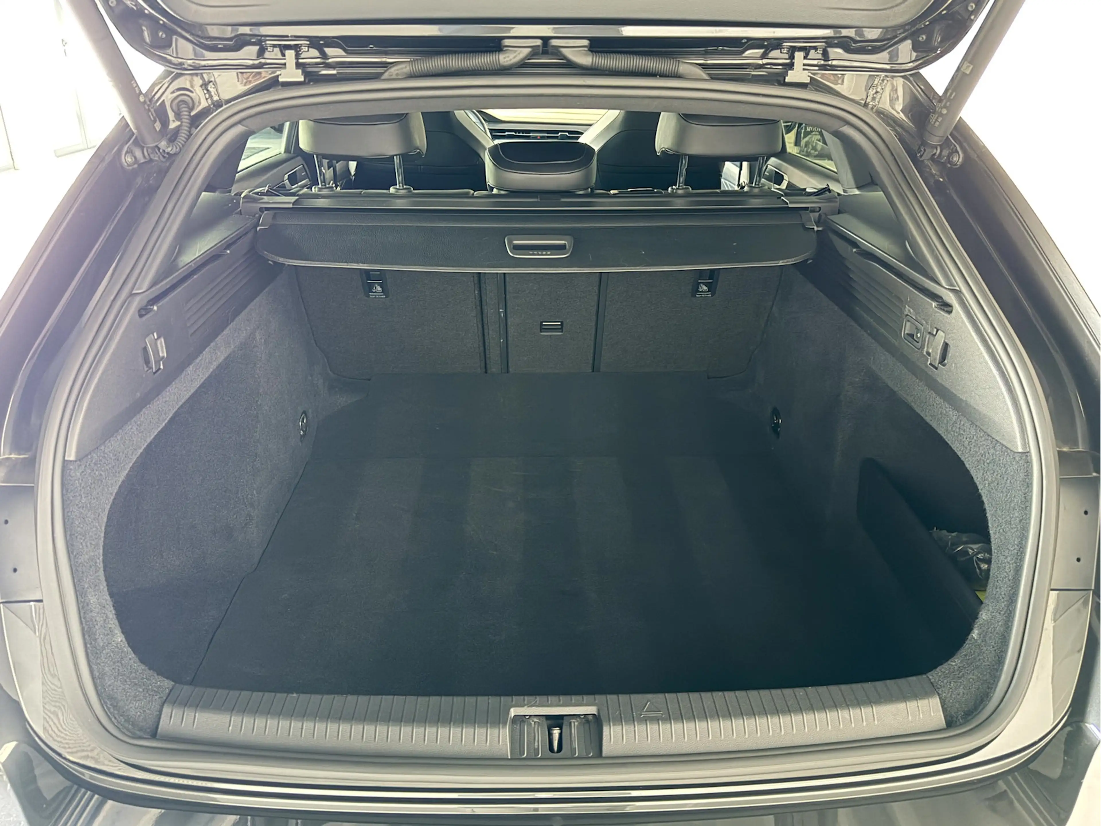 Volkswagen Arteon Shooting Brake 2.0TSI R Line*Pano*H&K*AHK* — photo 7