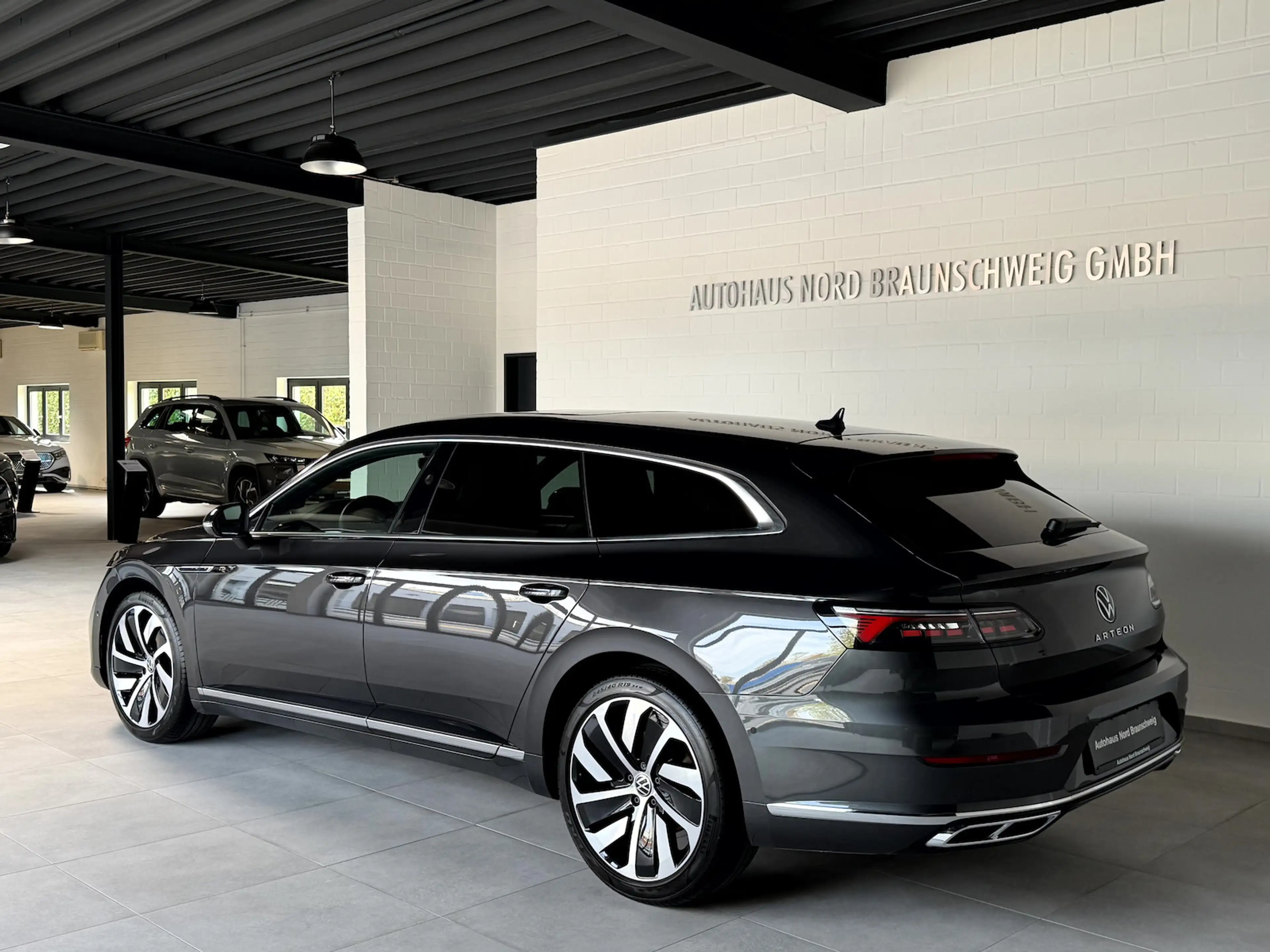 Volkswagen Arteon Shooting Brake 2.0TSI R Line*Pano*H&K*AHK* — photo 5