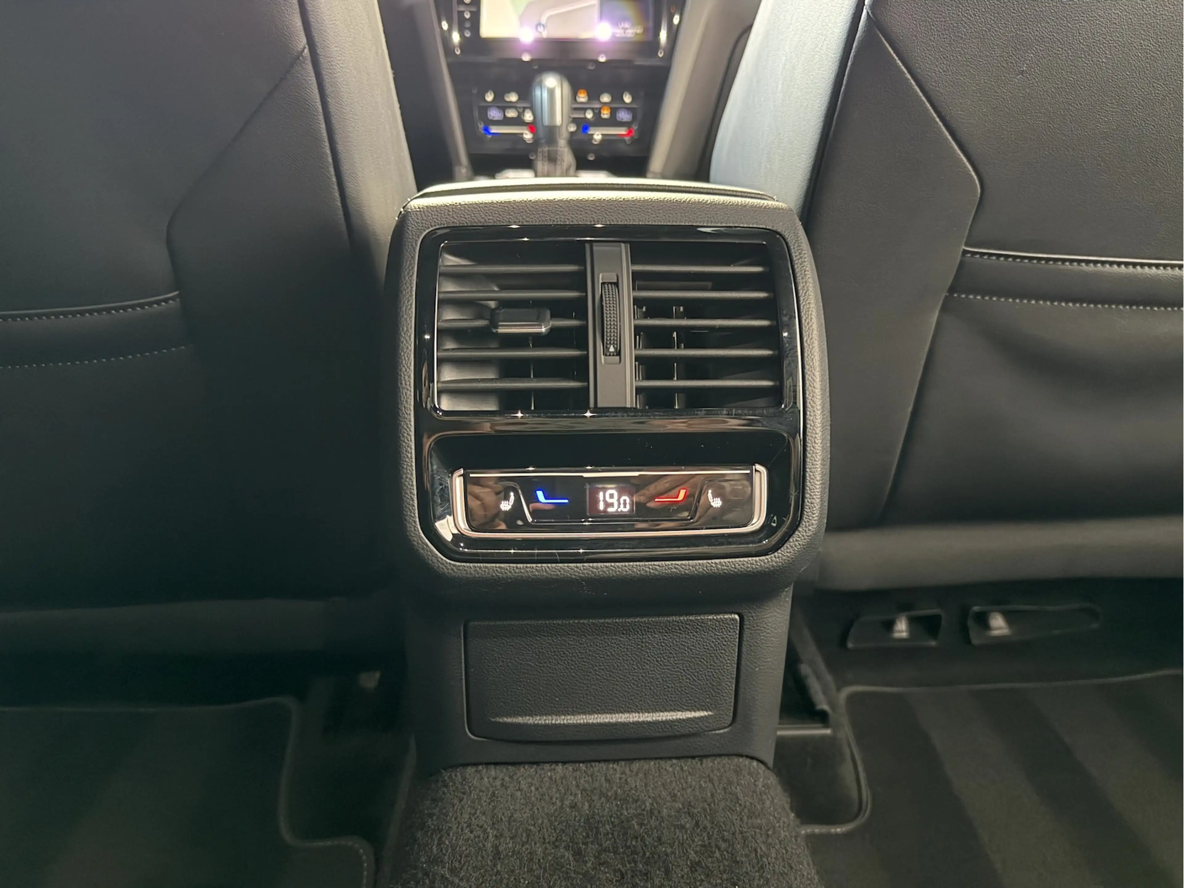 Volkswagen Arteon Shooting Brake 2.0TSI R Line*Pano*H&K*AHK* — photo 9