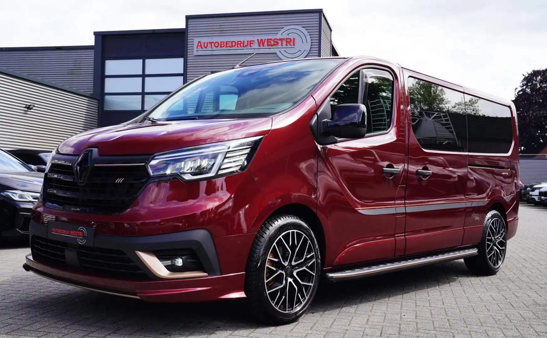 Renault Trafic 2.0 Blue dCi 170 T30 L2H1 Extra | Limited | LED Pu Rood - 1