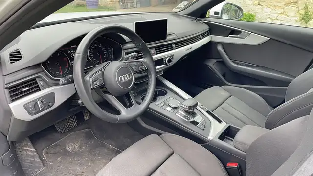 Audi A4 view 8