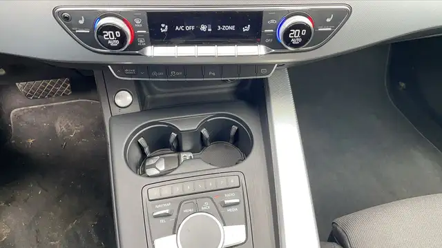 Audi A4 view 13