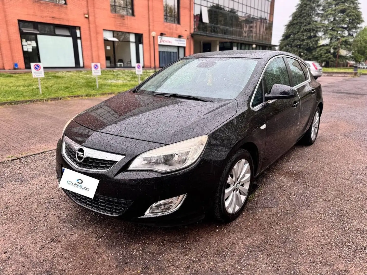 Opel Astra 1.4 t Cosmo 140cv Noir - 1