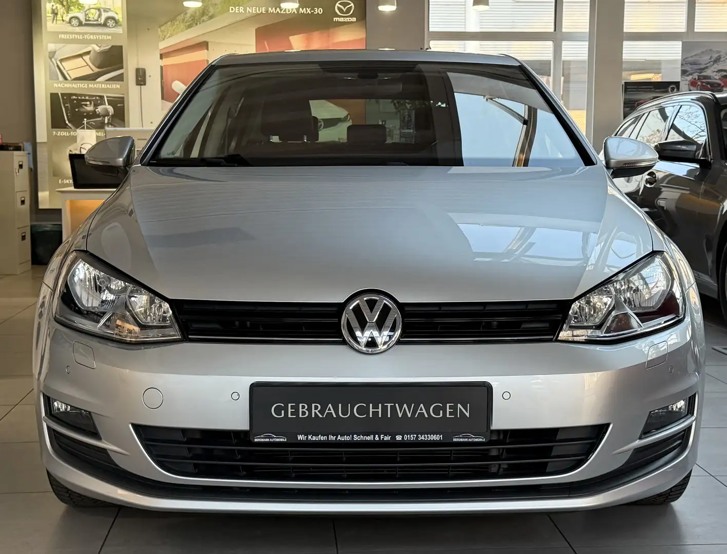 Volkswagen Golf Comfortline BMT Kamera Navi SHZ AHK Massage PDC Plateado - 2