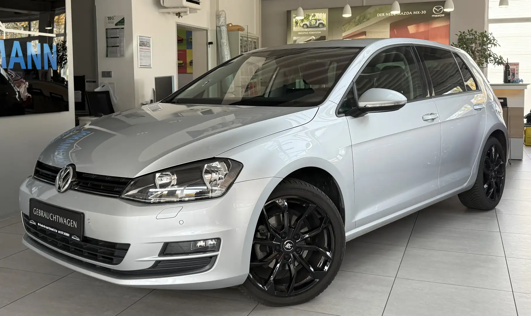 Volkswagen Golf Comfortline BMT Kamera Navi SHZ AHK Massage PDC Silber - 1