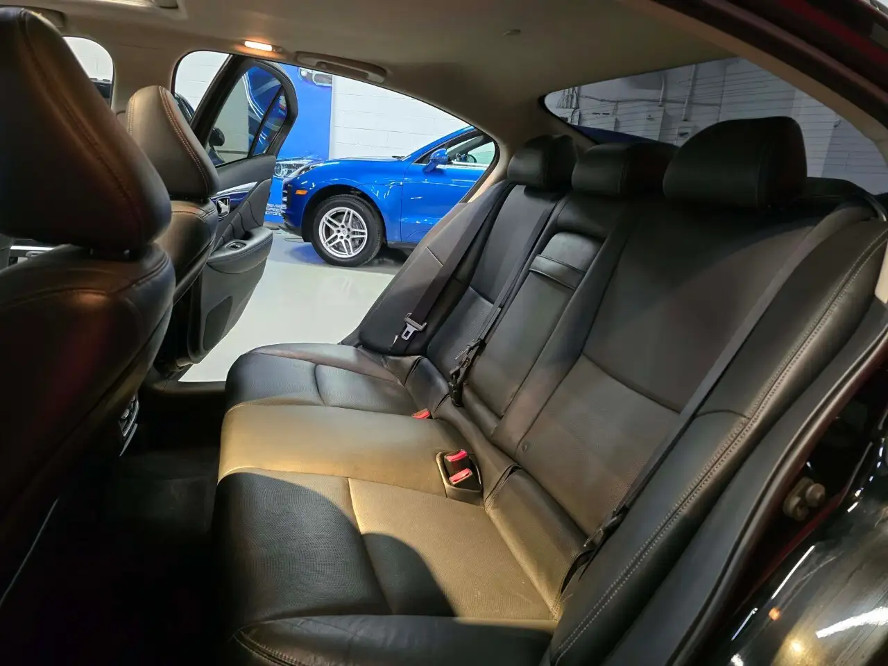Infiniti Q50 снимка Infiniti Q50