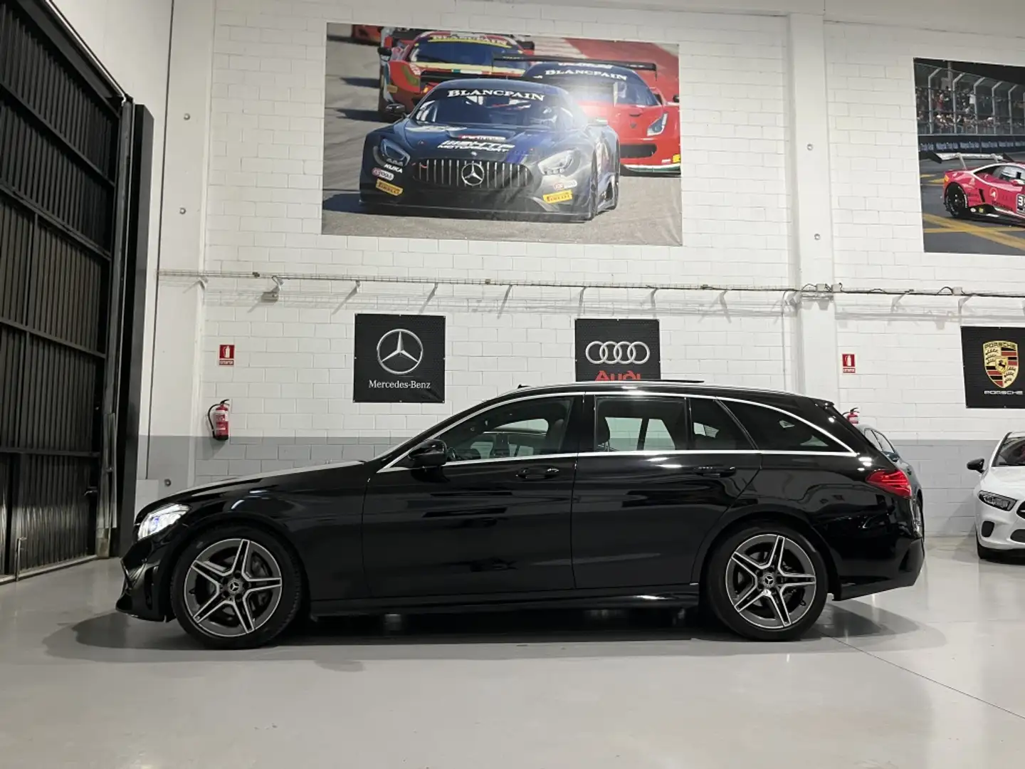 Mercedes-Benz C 220 Estate 220d 9G-Tronic Zwart - 1