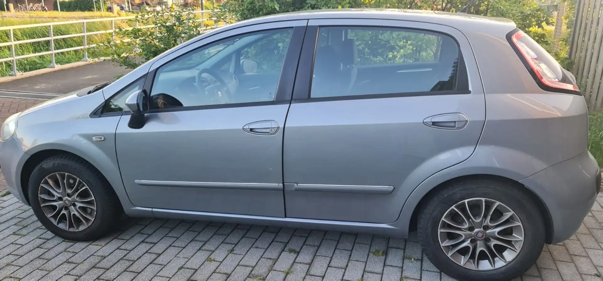 Fiat Punto Punto 1.3 M-Jet Dynamic Gris - 1