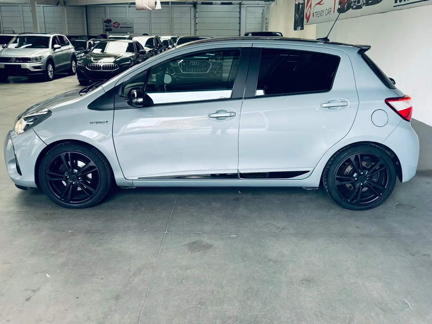Toyota Yaris 1.5i VVT-i Hybrid GR Sport E-CVT Gris - 2