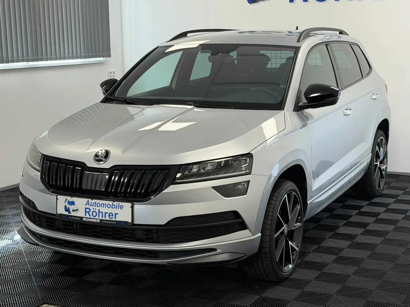 Skoda Karoq 1.5 TSI DSG Sport-Line Virtual ACC AHK Silber - 2