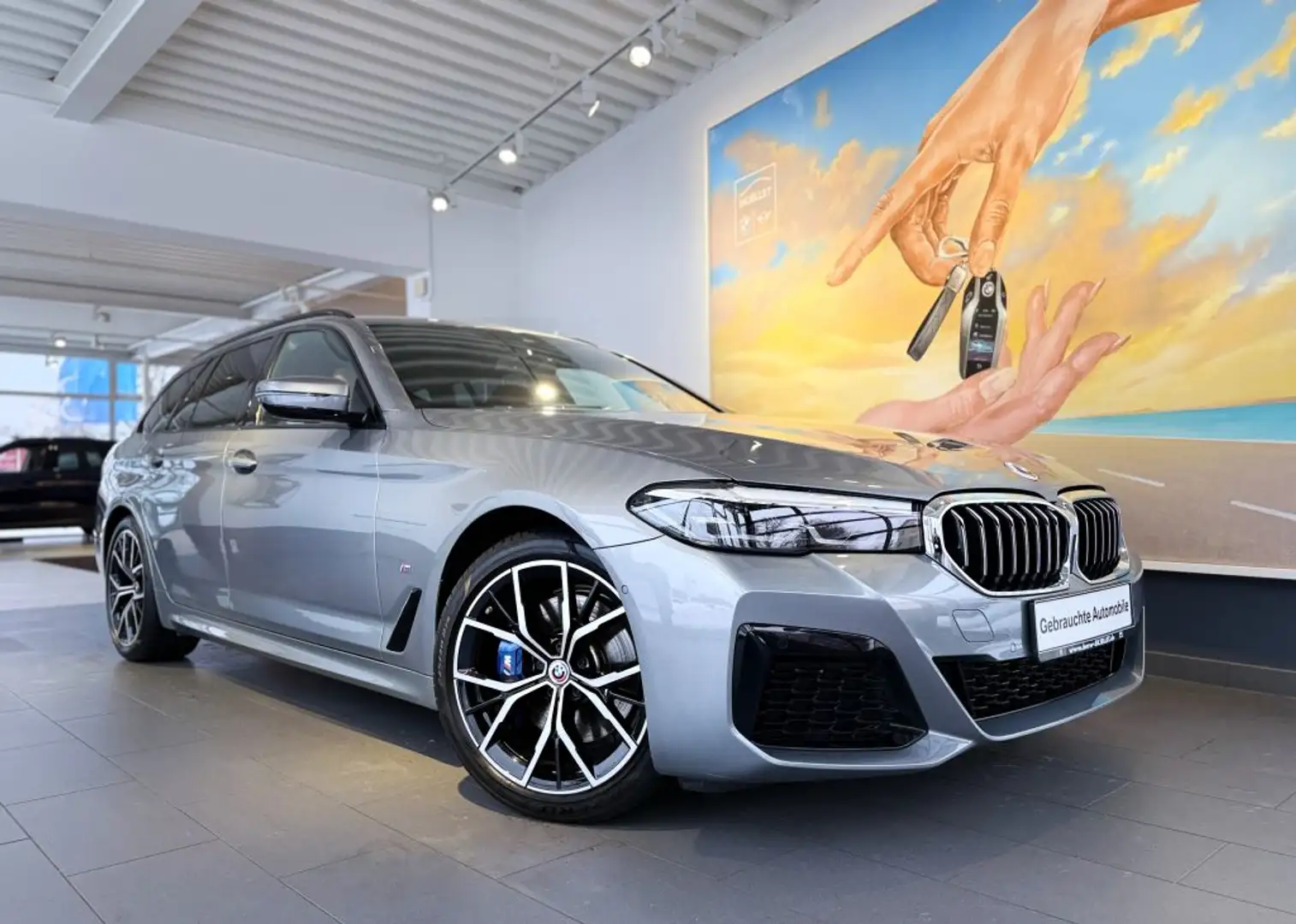 BMW 530 i xDr. Touring M SPORT PANO+HUD+STANDH+AHK+AL Grau - 2