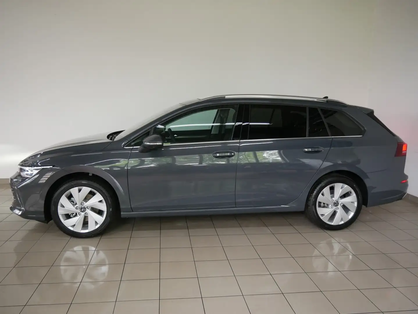 Volkswagen Golf Variant 1.5 eTSI DSG Style +AHK+Pano+LED+Area View Grau - 2