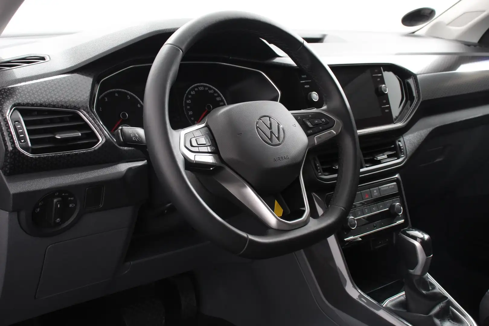 Volkswagen T-Cross 1.0 TSI 110pk DSG Style | Navigatie | Apple Carpla Zilver - 2